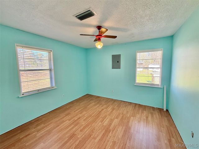 206 County Road 900 ., Selma, AL 36701