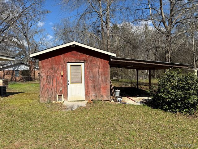 206 County Road 900 ., Selma, AL 36701