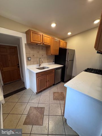 105 W UNION ST, Burlington, NJ 08016