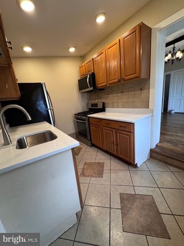 105 W UNION ST, Burlington, NJ 08016