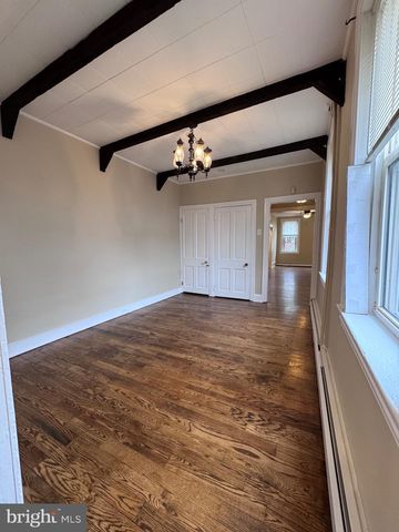 105 W UNION ST, Burlington, NJ 08016