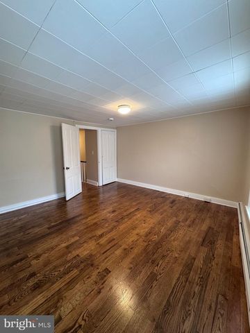 105 W UNION ST, Burlington, NJ 08016