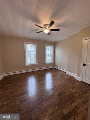 105 W UNION ST, Burlington, NJ 08016