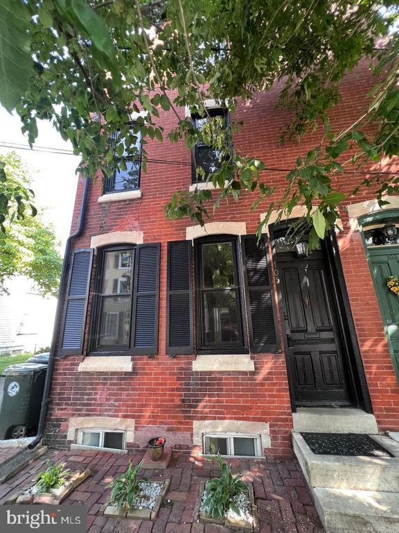 105 W UNION ST, Burlington, NJ 08016