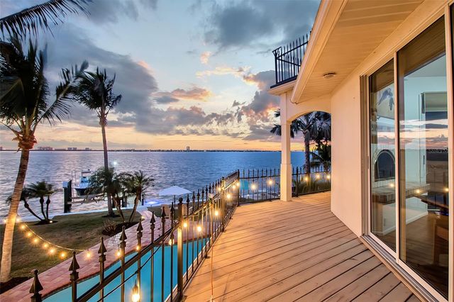 1504 S LODGE DRIVE, Sarasota, FL 34239