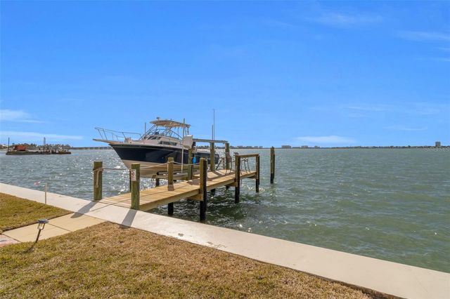 1504 S LODGE DRIVE, Sarasota, FL 34239