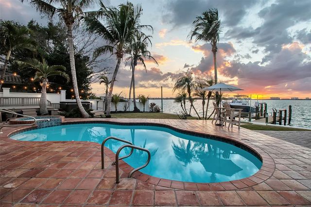 1504 S LODGE DRIVE, Sarasota, FL 34239