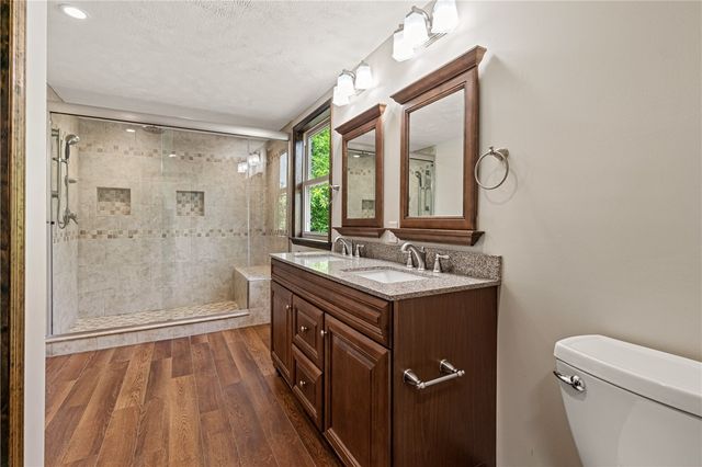 330 Klamath Dr, Robinson Twp, PA 15205