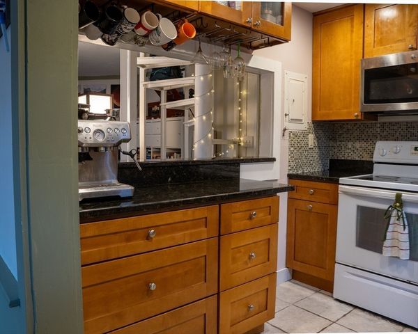 394 Essex St 3, Salem, MA 01970