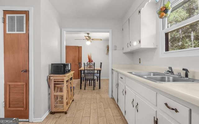 2438 E 39Th Street, Savannah, GA 31404