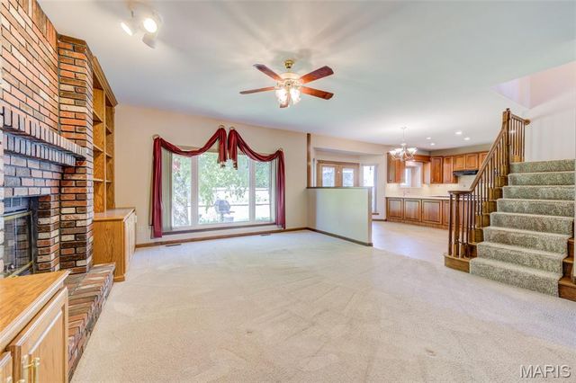 27 Ridge Mount Court, St Charles, MO 63303