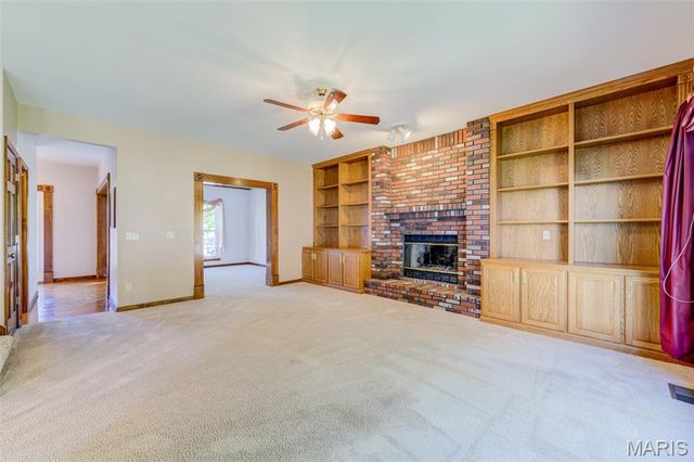 27 Ridge Mount Court, St Charles, MO 63303
