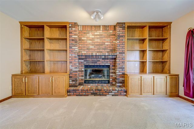 27 Ridge Mount Court, St Charles, MO 63303