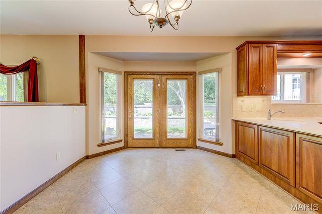 27 Ridge Mount Court, St Charles, MO 63303