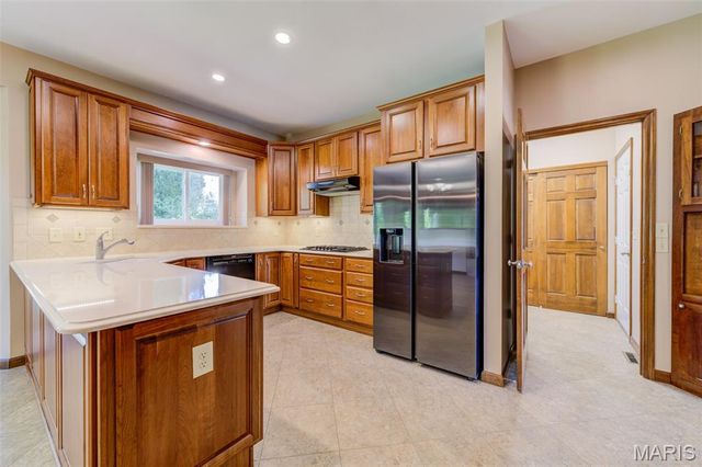 27 Ridge Mount Court, St Charles, MO 63303