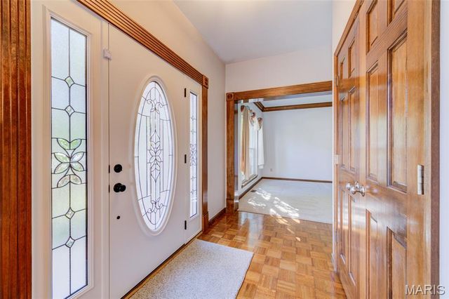 27 Ridge Mount Court, St Charles, MO 63303