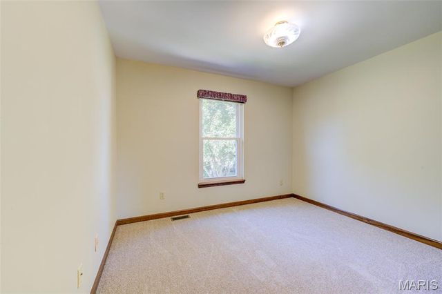 27 Ridge Mount Court, St Charles, MO 63303