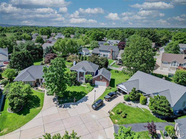 27 Ridge Mount Court, St Charles, MO 63303