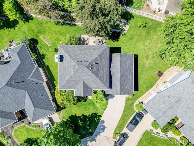 27 Ridge Mount Court, St Charles, MO 63303