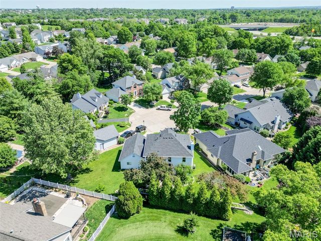 27 Ridge Mount Court, St Charles, MO 63303