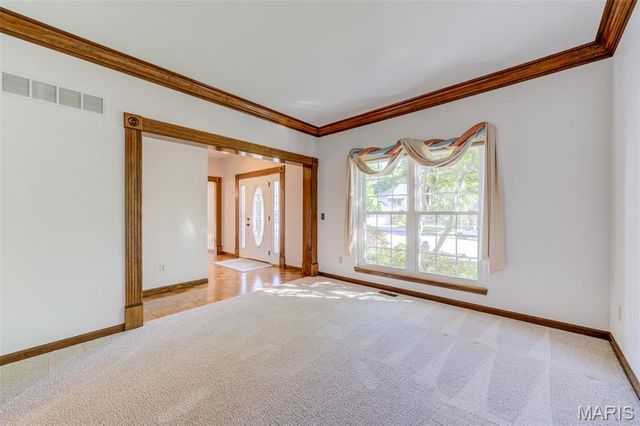 27 Ridge Mount Court, St Charles, MO 63303