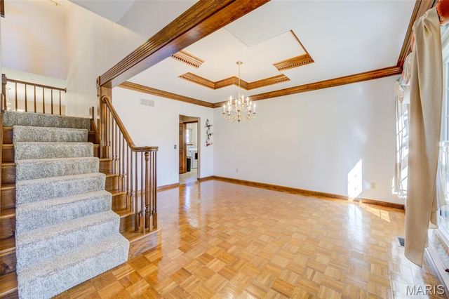 27 Ridge Mount Court, St Charles, MO 63303