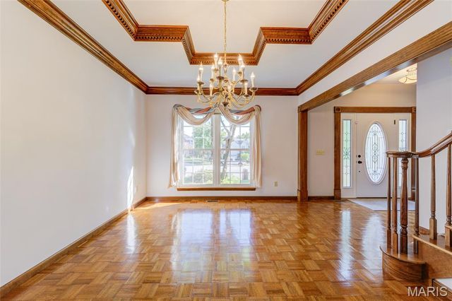 27 Ridge Mount Court, St Charles, MO 63303