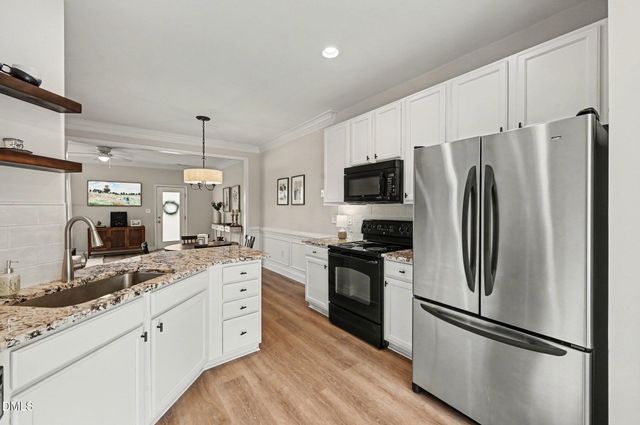 517 Village Loop Drive, Apex, NC 27502