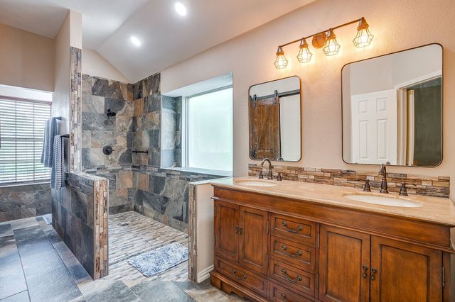 7425 Arcadia Trail, Fort Worth, TX 76137