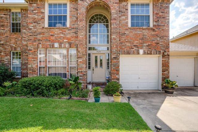 7425 Arcadia Trail, Fort Worth, TX 76137
