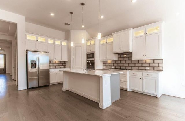 17166 Yellow Bells Drive, Dallas, TX 75252