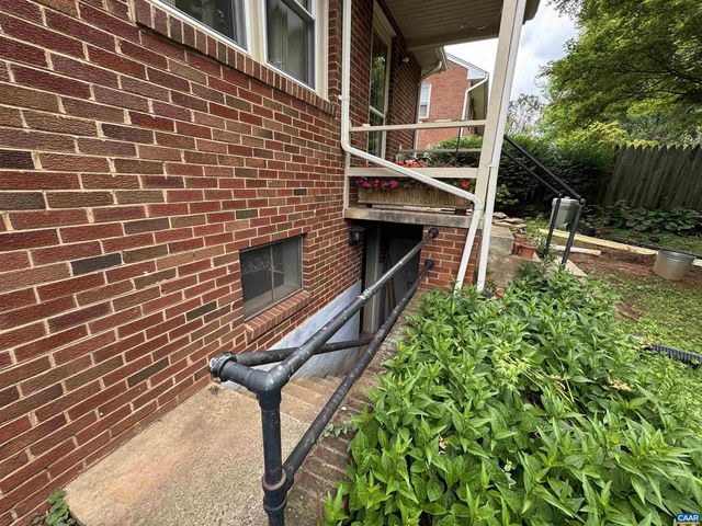 126 AZALEA DR, Charlottesville, VA 22903