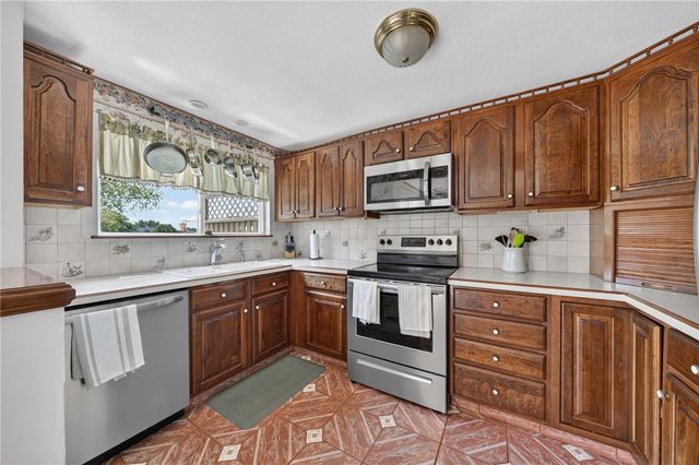 30 Nipmuc Trail A, North Providence, RI 02904