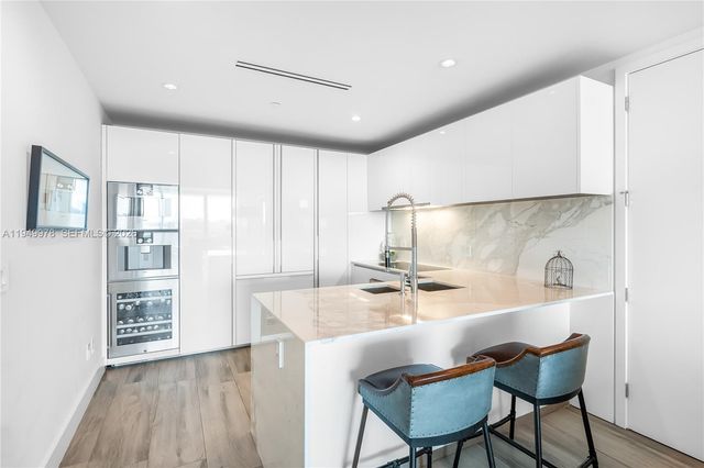 10201 Collins Avenue 605, Bal Harbour, FL 33154