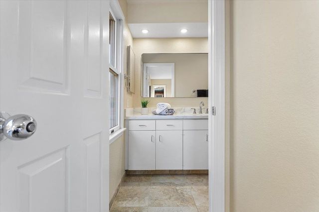 608 Centre Court, Alameda, CA 94502