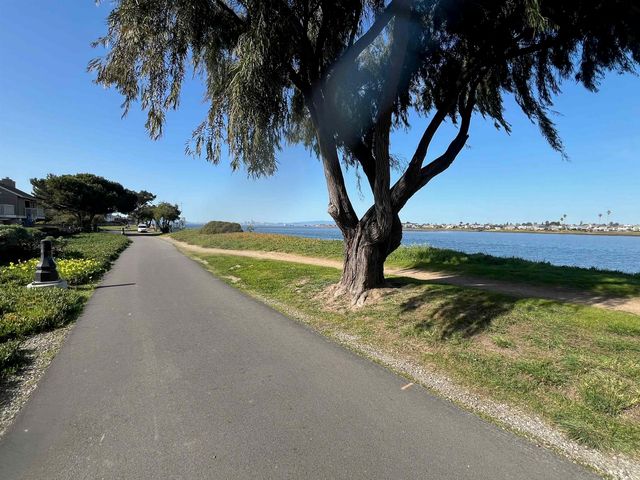 608 Centre Court, Alameda, CA 94502