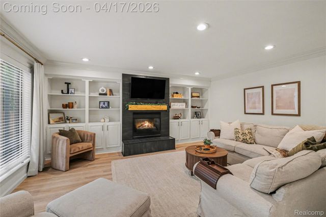 2228 Lost Creek Drive, Clayton Charter Township, MI 48433