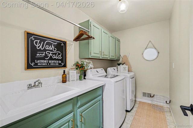 2228 Lost Creek Drive, Clayton Charter Township, MI 48433