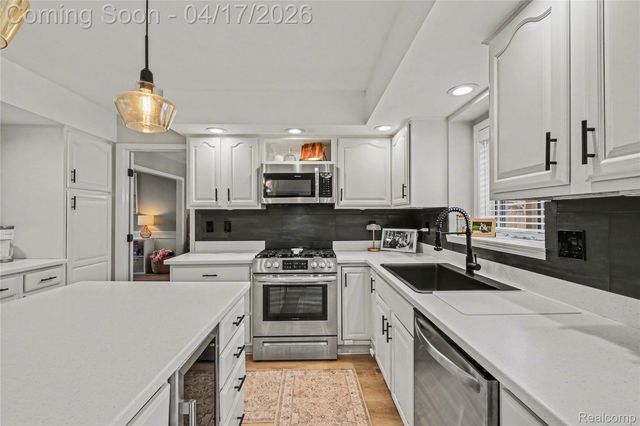 2228 Lost Creek Drive, Clayton Charter Township, MI 48433