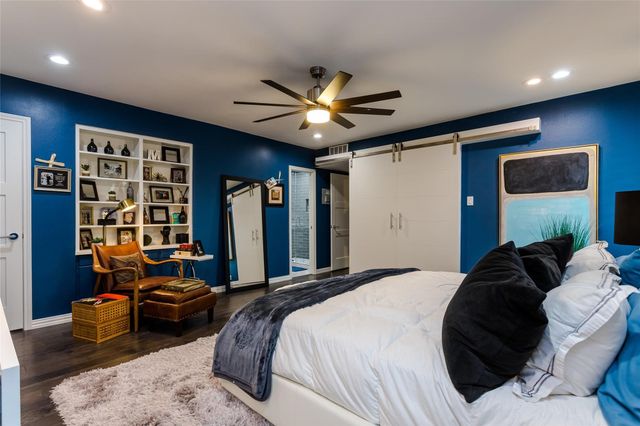 7818 Meadow Park Drive 216, Dallas, TX 75230