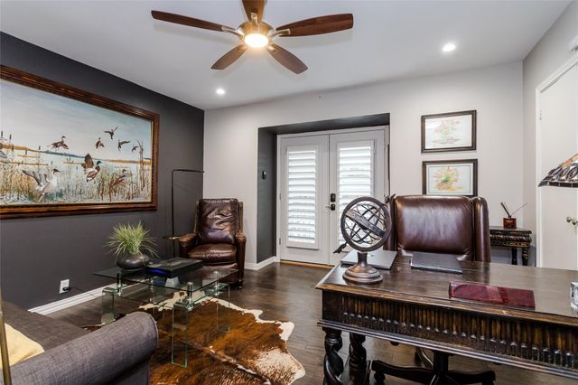 7818 Meadow Park Drive 216, Dallas, TX 75230