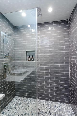 7818 Meadow Park Drive 216, Dallas, TX 75230