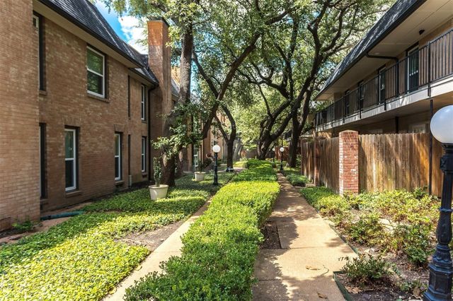 7818 Meadow Park Drive 216, Dallas, TX 75230
