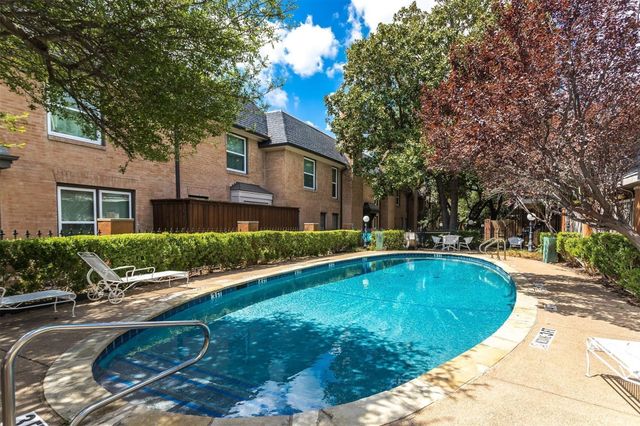7818 Meadow Park Drive 216, Dallas, TX 75230