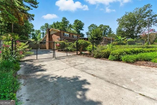 5725 MACEDIN Drive, Douglasville, GA 30135