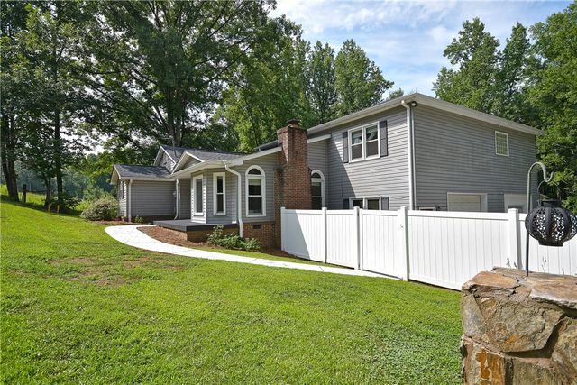 197 Deer Creek Road, Easley, SC 29640