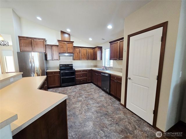 21 E Tall Timber Ln, Shelton, WA 98584