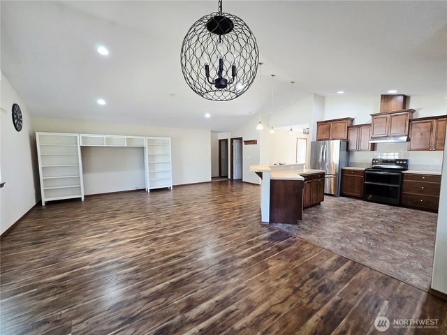 21 E Tall Timber Ln, Shelton, WA 98584