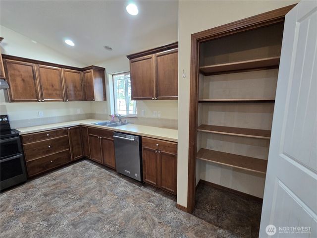 21 E Tall Timber Ln, Shelton, WA 98584