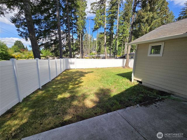21 E Tall Timber Ln, Shelton, WA 98584